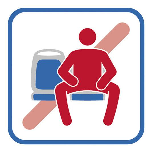 Une silouette d&#039;homme jambes écartées sur un siège de métro : il empiète sur le siège d&#039;à côté.