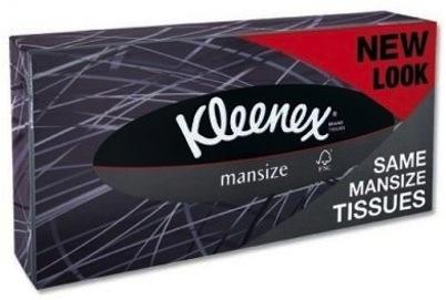 Une boîte de Kleenex, de couleur noire, avec une partie rouge en haut à droite sur laquelle est écrit, en lettres capitales noires &quot;NEW LOOK&quot;. Au centre de l&#039;étui, en lettres blanches : &quot;Kleenex mansize&quot;. En bas à droite l&#039;inscription, en caractères blancs et en capitales &quot;SAME MANSIZE TISSUES&quot;