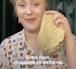 Une jeune femme coordinatrice d'intimité